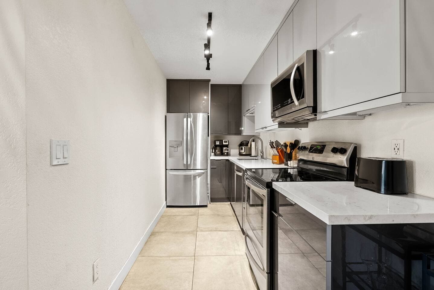 Modern Desert Oasis in Quiet, Gated Community photo 5